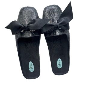 OKA. b Mules Black Croc Embossed Spa Shoes with Bow Size L (9.5-10.5)